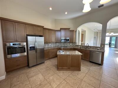 697 SE Fascino Circle, Port Saint Lucie, FL 34984