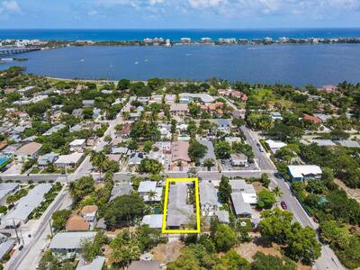 415 S Ocean Breeze, Lake Worth Beach, FL 33460