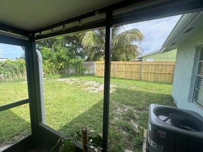 8713 SE Sandridge Avenue, Hobe Sound, FL 33455