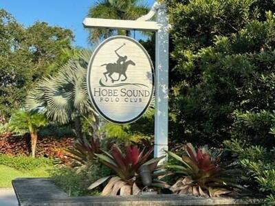 8713 SE Sandridge Avenue, Hobe Sound, FL 33455