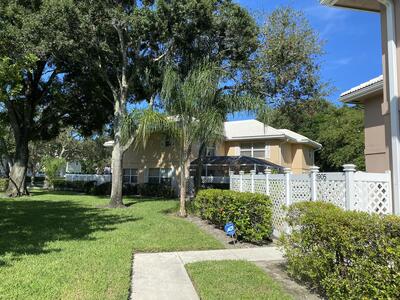 1905 Stratford Way, West Palm Beach, FL 33409