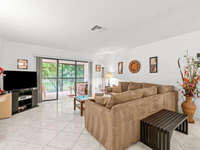 30 Stratford Lane, Boynton Beach, FL 33436