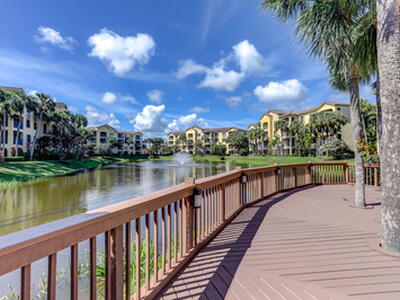 400 Uno Lago 105 Drive, Juno Beach, FL 33408