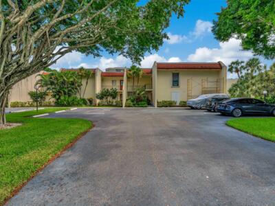 1800 Presidential Way, West Palm Beach, FL 33401