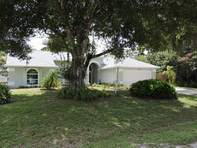 8256 96th Avenue, Vero Beach, FL 32967