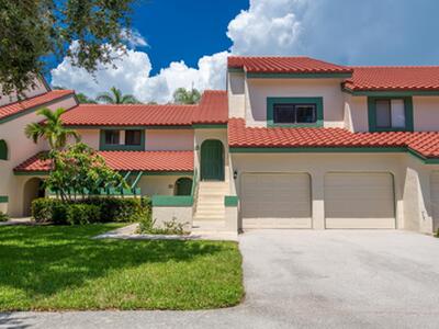 15 Lexington Lane E, Palm Beach Gardens, FL 33418