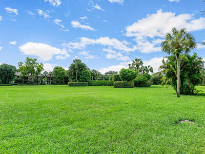 13334 Polo Club Road, Wellington, FL 33414