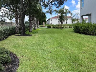 6827 Broadwater Lane, Lake Worth, FL 33467