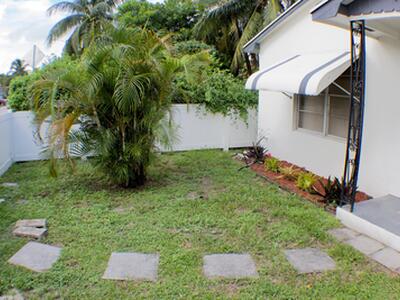 128 S C Street W, Lake Worth Beach, FL 33460