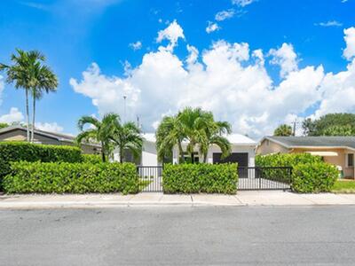 1715 N Lakeside Drive, Lake Worth, FL 33460