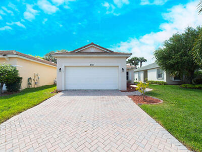 838 SW Rocky Bayou Terrace, Port Saint Lucie, FL 34986