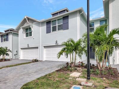 5764 SE Edgewater Circle, Stuart, FL 34997