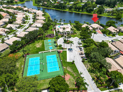 9424 Lago Drive, Boynton Beach, FL 33472