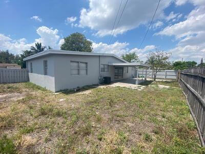 200 NE 43rd Street, Deerfield Beach, FL 33064