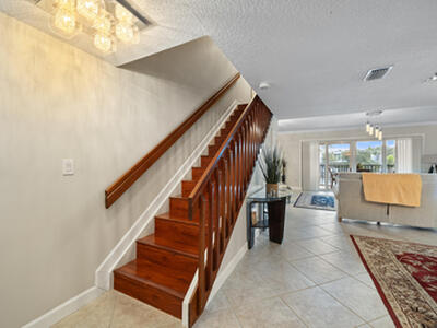 210 Captains Walk, Delray Beach, FL 33483