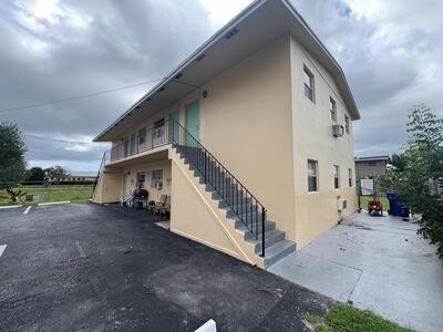 1521 W 21st Street, Riviera Beach, FL 33404