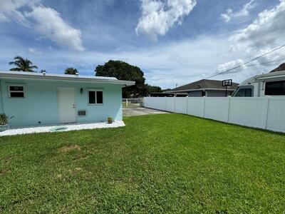 215 Henning Drive, West Palm Beach, FL 33406