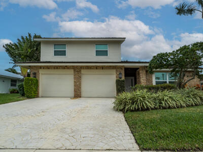 44 E Pine Hill Trail E, Tequesta, FL 33469