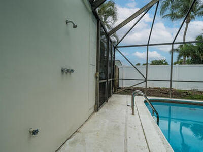 44 E Pine Hill Trail E, Tequesta, FL 33469