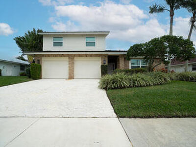 44 E Pine Hill Trail E, Tequesta, FL 33469