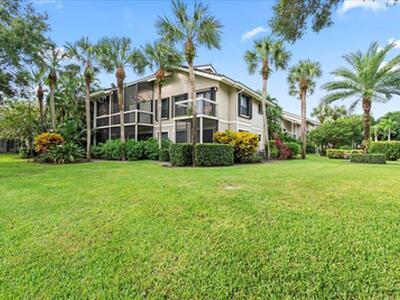 11863 Wimbledon Circle, Wellington, FL 33414