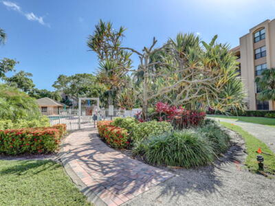 750 Egret Circle, Delray Beach, FL 33444