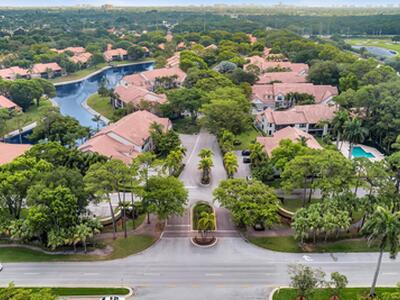 5521 Coach House Circle, Boca Raton, FL 33486