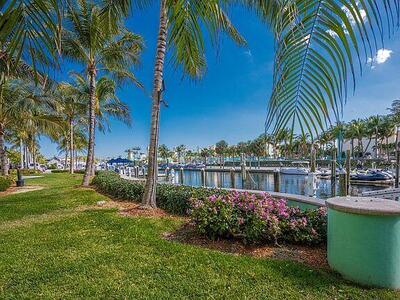 625 Casa Loma Boulevard, Boynton Beach, FL 33435