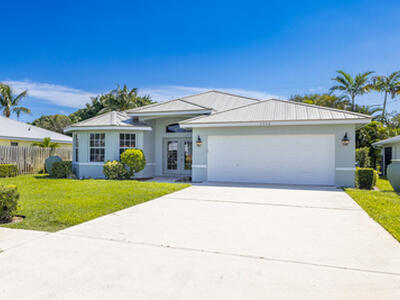 8952 SE Ceres Street, Hobe Sound, FL 33455