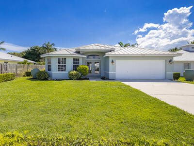 8952 SE Ceres Street, Hobe Sound, FL 33455