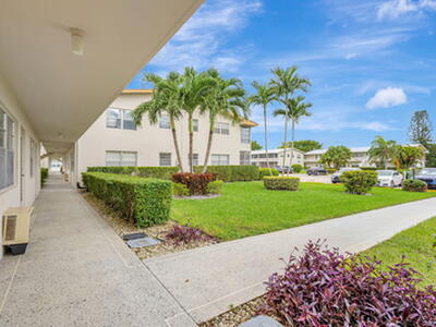 130 Cambridge F, West Palm Beach, FL 33417