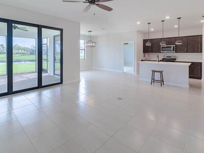 861 SE Courances Drive, Port Saint Lucie, FL 34984