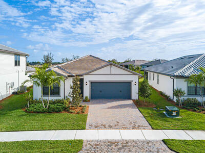 861 SE Courances Drive, Port Saint Lucie, FL 34984