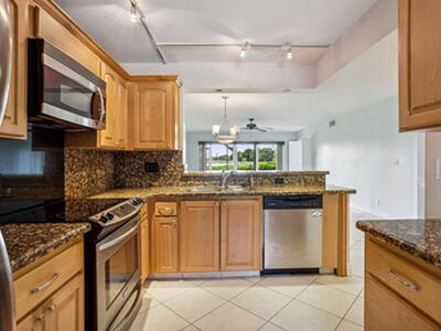 2900 SW 22nd Circle, Delray Beach, FL 33445