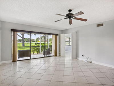 2900 SW 22nd Circle, Delray Beach, FL 33445