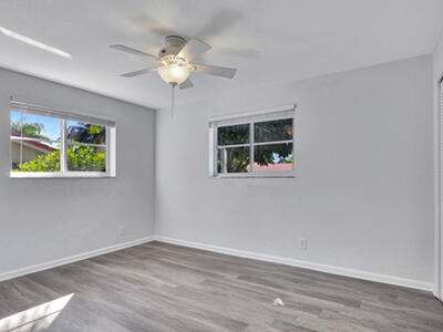 105 Beverly Road W, Jupiter, FL 33469