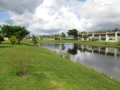 206 Lake Meryl Drive, West Palm Beach, FL 33411