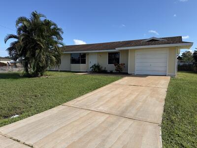 444 SW Meadow Terrace, Port Saint Lucie, FL 34984