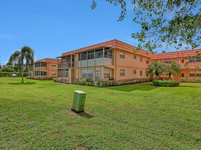 658 N Saxony Trail N, Delray Beach, FL 33446