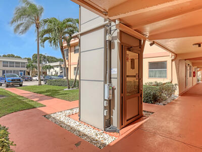 658 N Saxony Trail N, Delray Beach, FL 33446