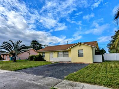 141 NE 17th Court, Boynton Beach, FL 33435