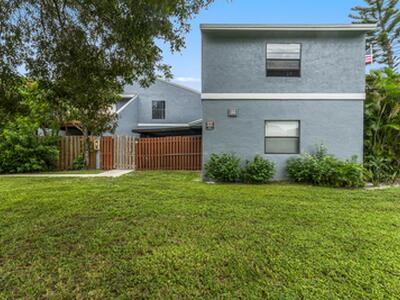 33 Crossings Circle, Boynton Beach, FL 33435