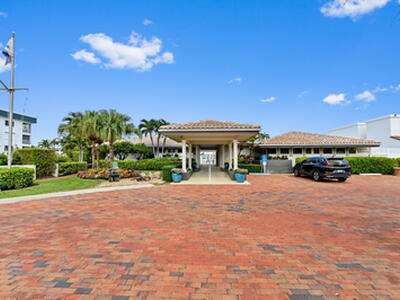 270 Captains Walk, Delray Beach, FL 33483