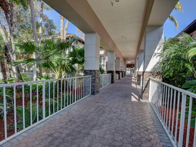 20930 Via Jasmine, Boca Raton, FL 33428