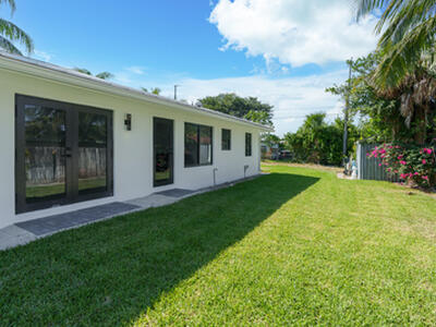 305 De Carie Street, Delray Beach, FL 33444