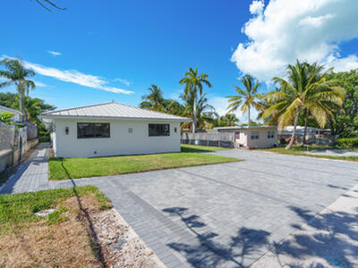 305 De Carie Street, Delray Beach, FL 33444