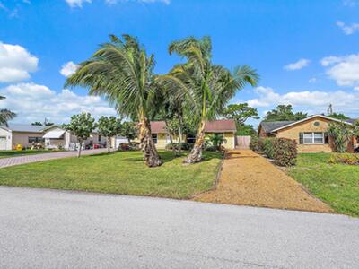 6423 SE Lockerby Place, Hobe Sound, FL 33455