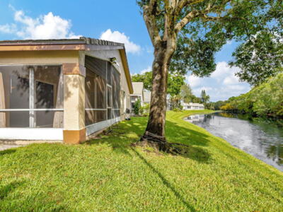 129 Harbor Lake Circle, Greenacres, FL 33413