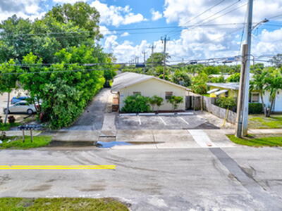 352 W Pine Street, Lantana, FL 33462