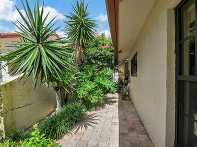 5678 Kiowa Circle, Boynton Beach, FL 33437